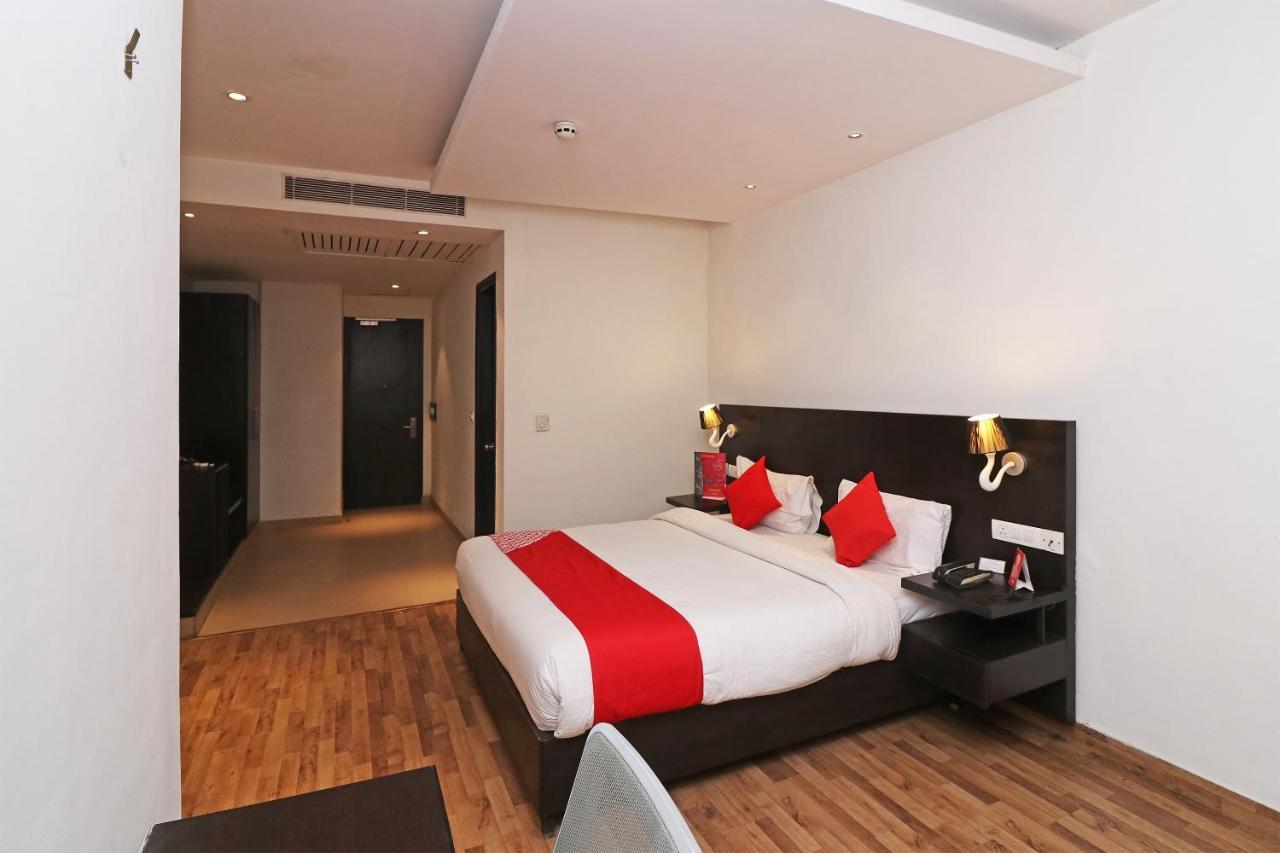 Capital O 19296 Joy Inn & Suites Bhiwadi エクステリア 写真