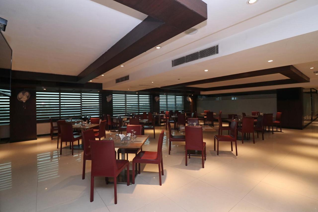 Capital O 19296 Joy Inn & Suites Bhiwadi エクステリア 写真