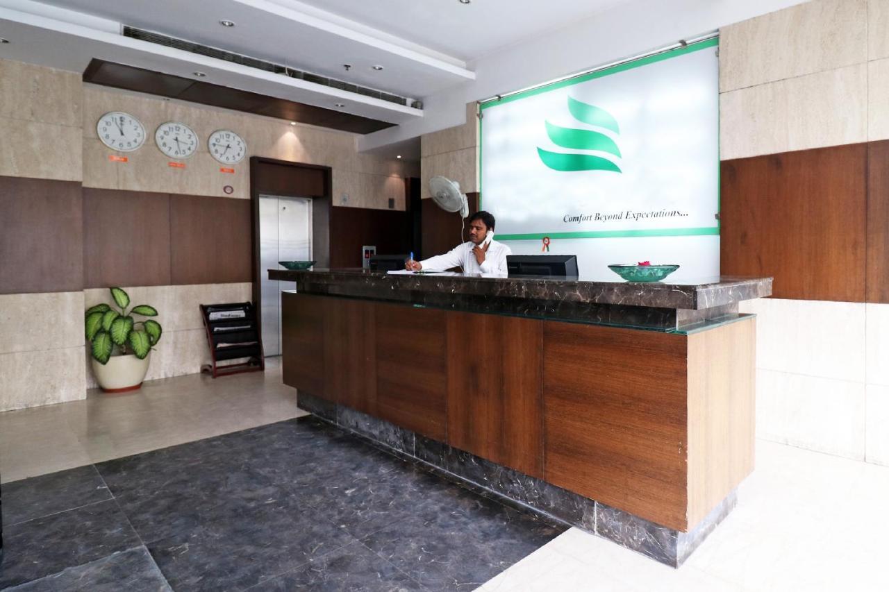 Capital O 19296 Joy Inn & Suites Bhiwadi エクステリア 写真
