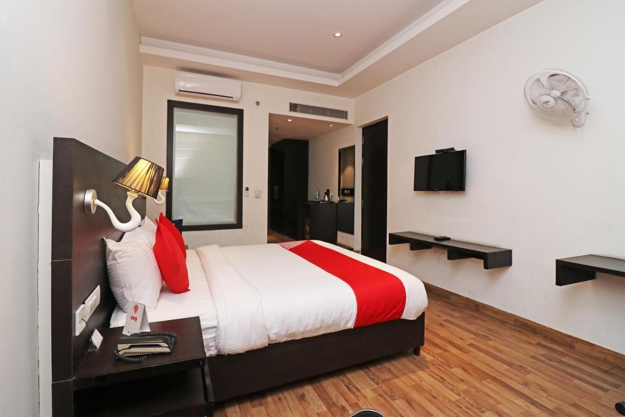 Capital O 19296 Joy Inn & Suites Bhiwadi エクステリア 写真